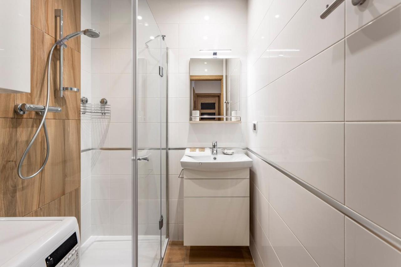 Hala Mirowska Apartments Варшава Екстериор снимка