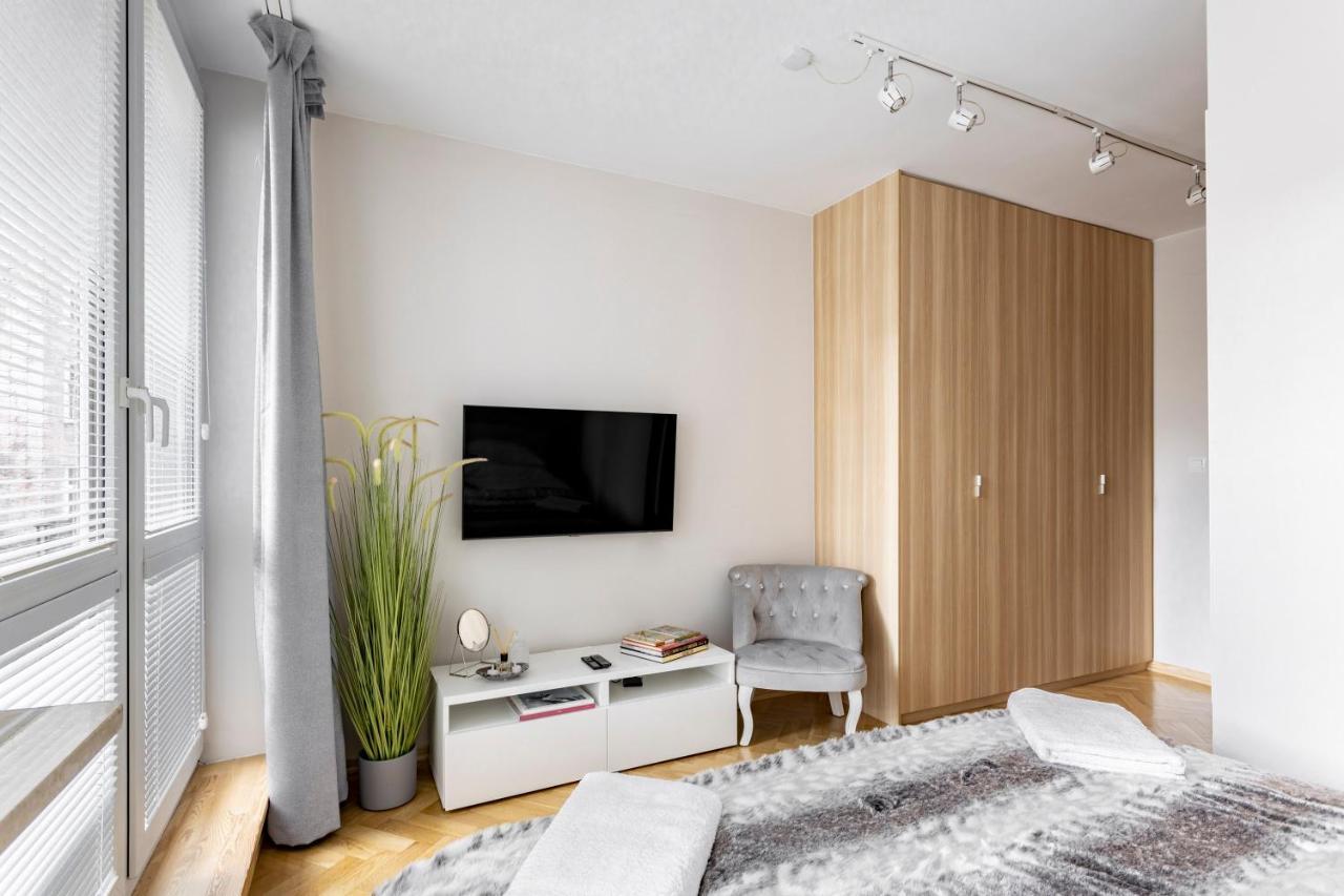 Hala Mirowska Apartments Варшава Екстериор снимка