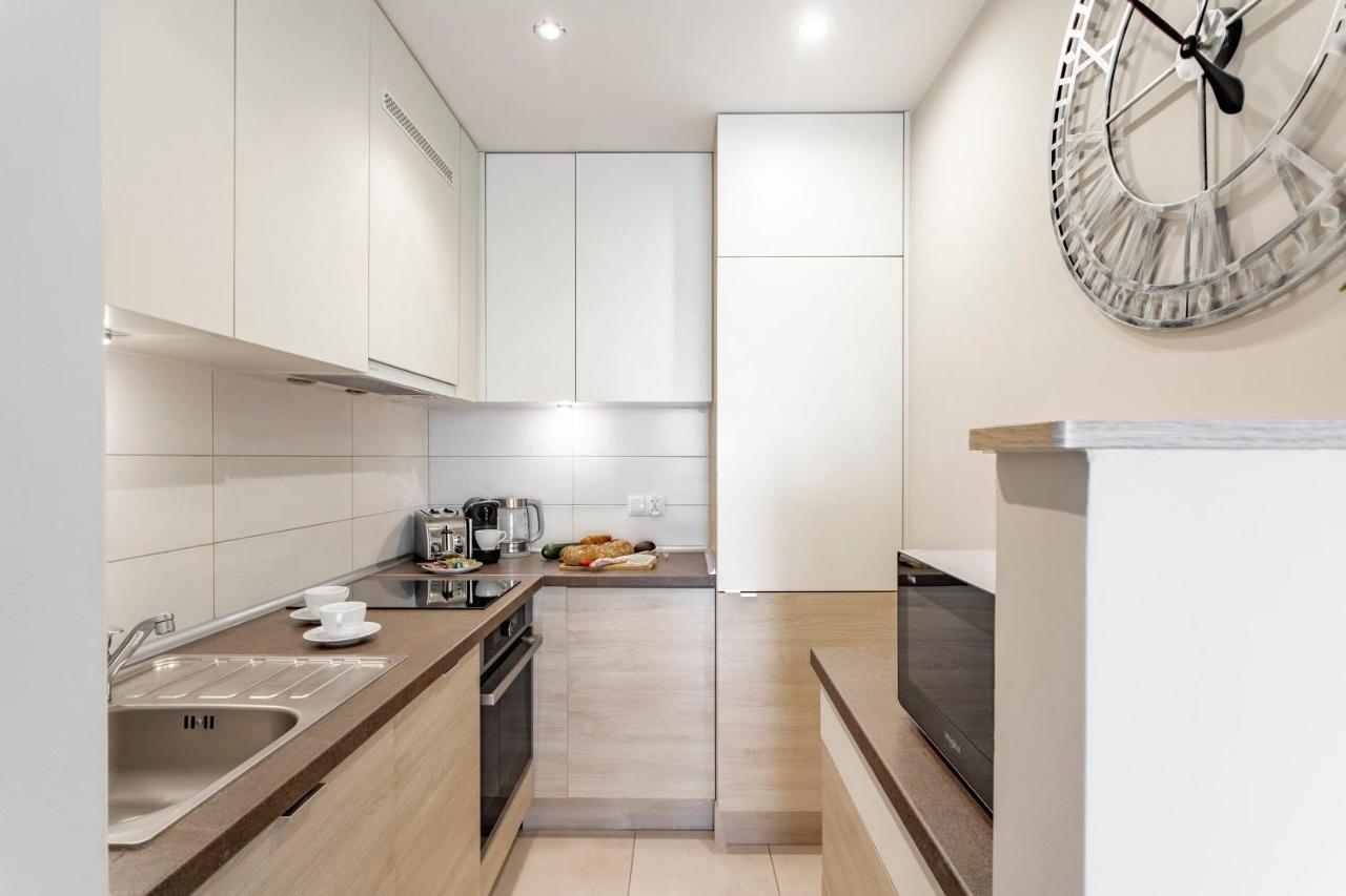 Hala Mirowska Apartments Варшава Екстериор снимка